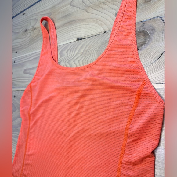 🔥 Lululemon Orange Tee US 8 - Picture 4 of 5